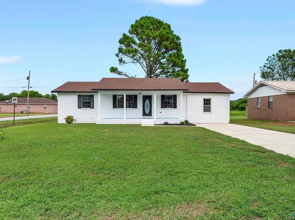 1152 James Ave, Courtland, AL 35618