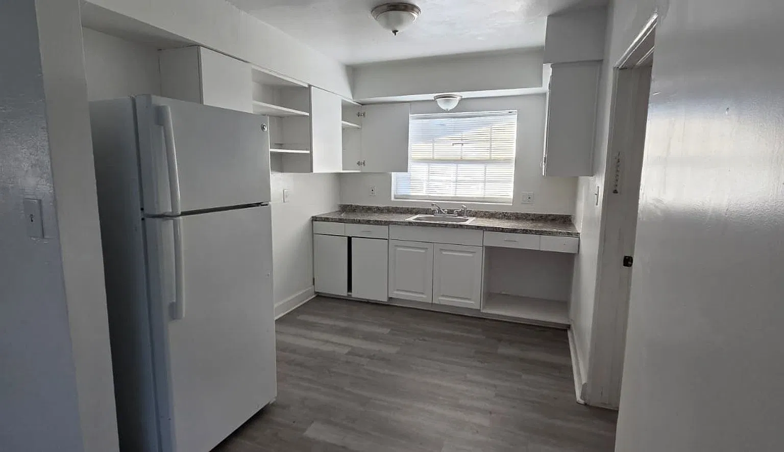 1423 McCoy Rd - Orlando FL - 3 Bedroom 2 Bathroom Home For Rent — Photo 3
