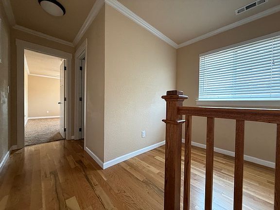 5th image of 984 Kestrel Pkwy