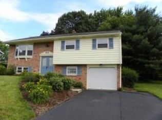 425 Surrey Dr, Lancaster, PA