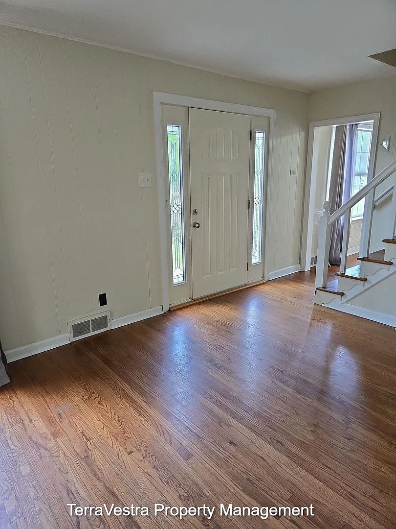 Now Showing for 2027-2028 School Year Glassboro 4 Bed 2.5 Bath — Photo 4
