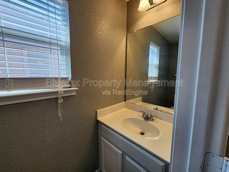 15214 Ohare Lndg — Photo 10