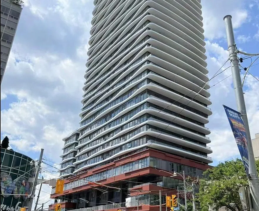 280 Dundas St E #2113