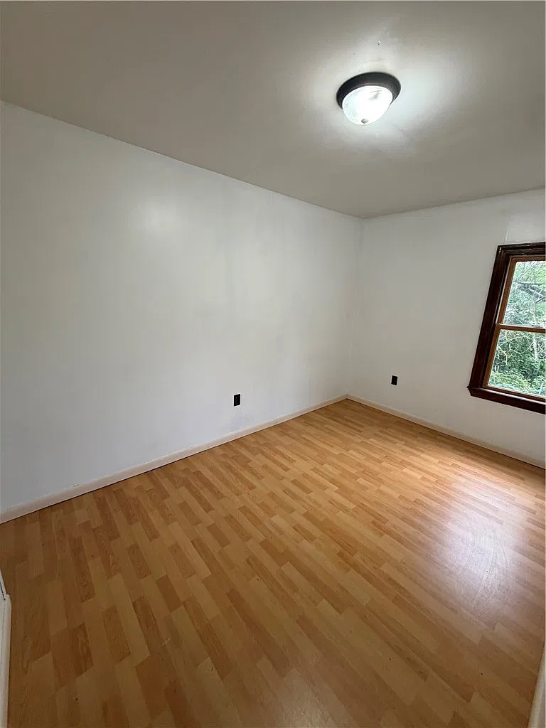 3 bed, 1.0 bath, 1544 sqft, $1,200 — Photo 3