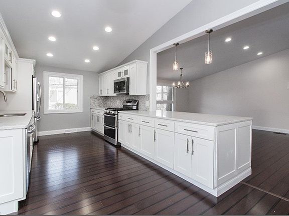 3rd image of 24063 Timberlane Dr