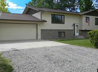 1215 Robin Ln, Riverton, WY 82501