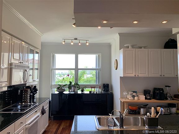 4th image of 713 Crandon Blvd Ph 3