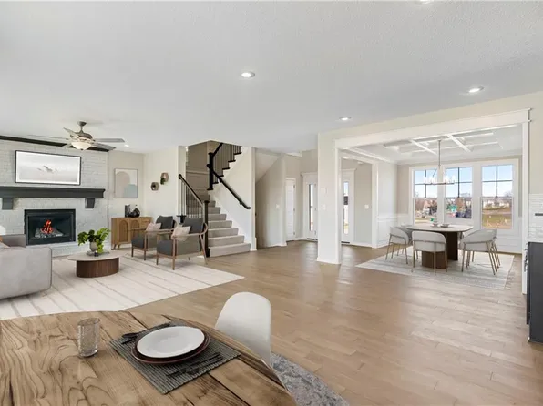 9308 Zarda Dr, Lenexa, KS 66227