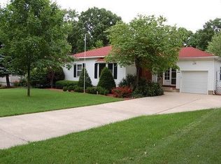 1435 Lancashire Dr SE, Grand Rapids, MI 49508