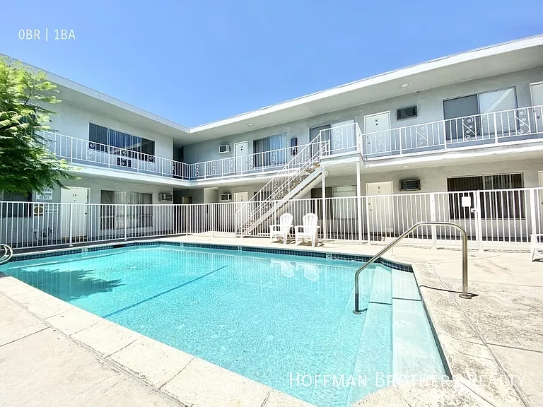 12309 Burbank Blvd #6 — Photo 9