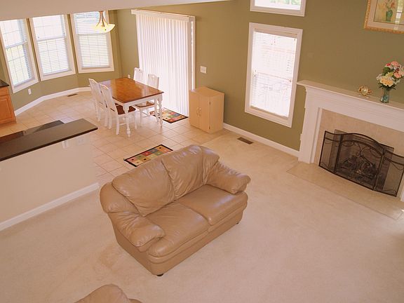 3rd image of 8114 Summerhouse Dr W