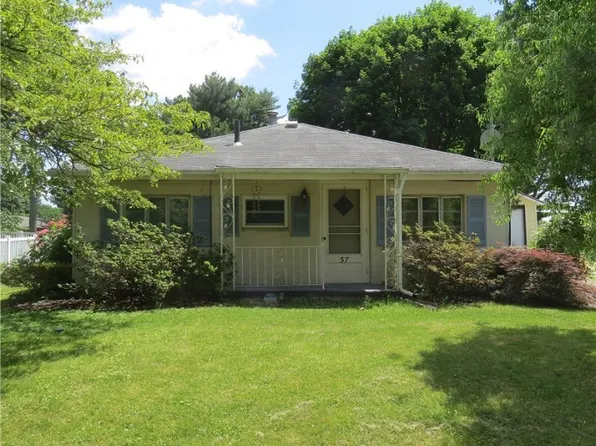 37 Hawthorne St NE, Navarre, OH 44662