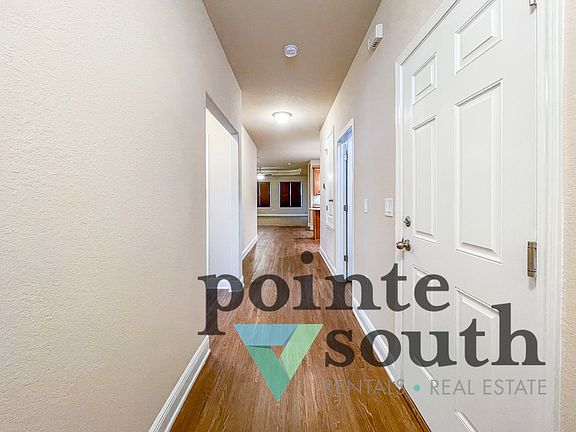 2nd image of 801 Oak Aly