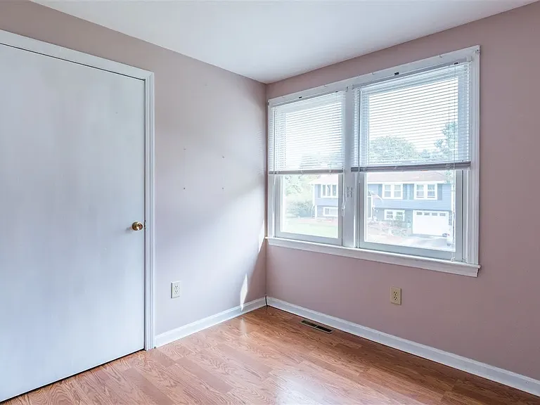 19 Jennifer Dr — Photo 12