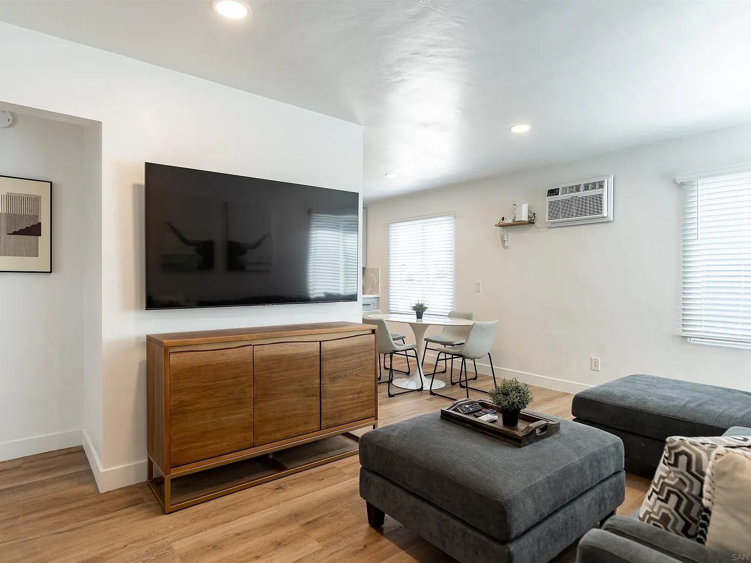 2 bed, 1.0 bath, 700 sqft, $3,150 — Photo 2