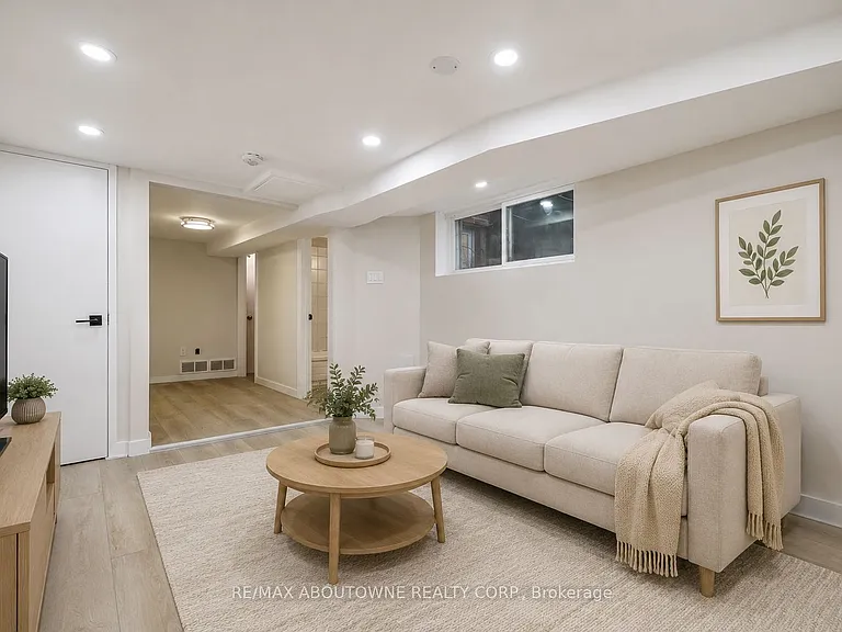 112 Claremont St #BASEMENT — Photo 9