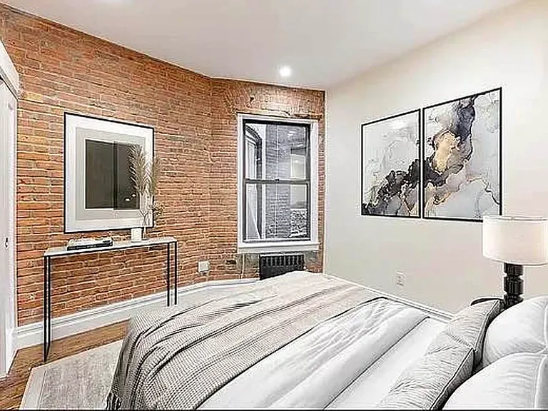 264 W 25th St #4E — Photo 4