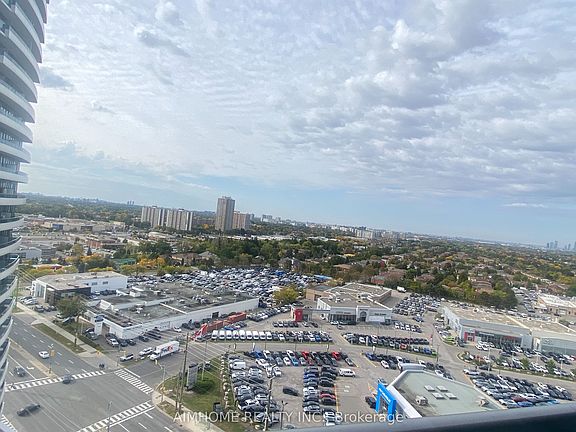 4th image of 7171 Yonge St E #1712
