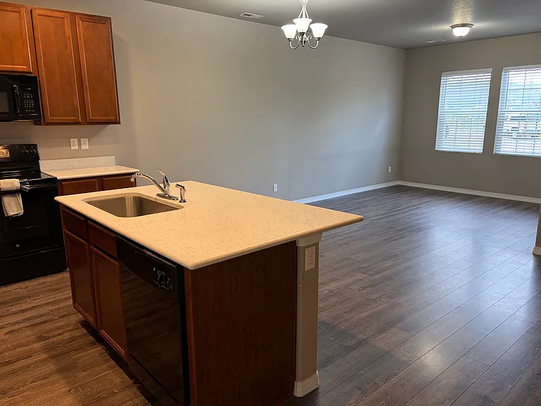 445 Eclipse Dr — Photo 8