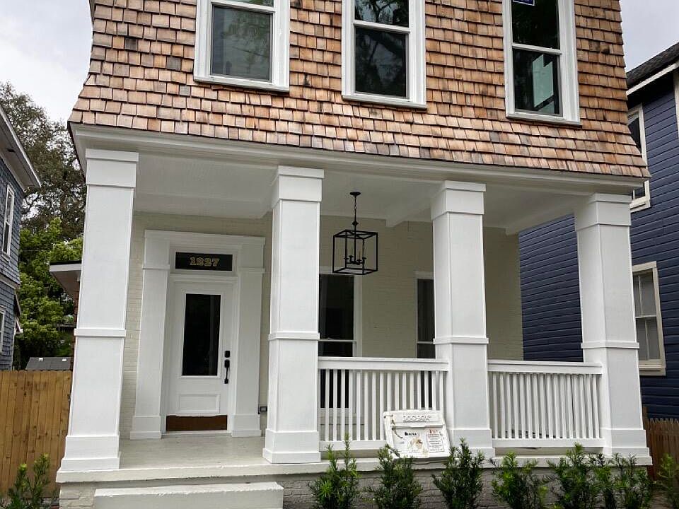 2nd image of 1227 N MARKET Street