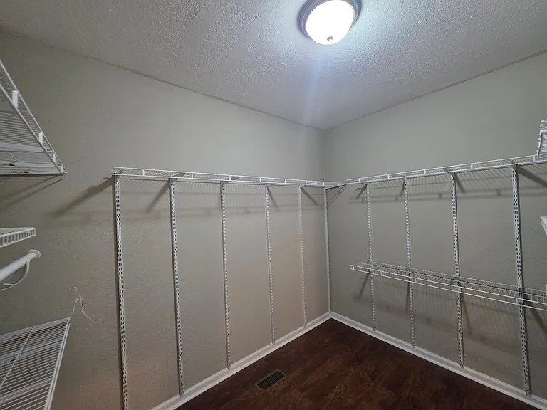 212 Elm Ave — Photo 17