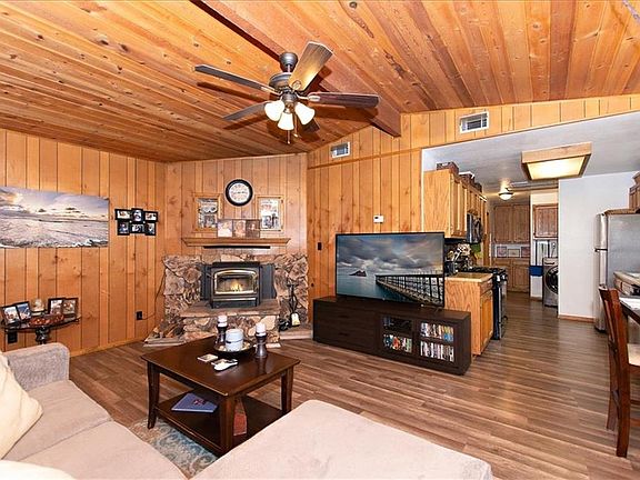 4th image of 909 Pine Ln