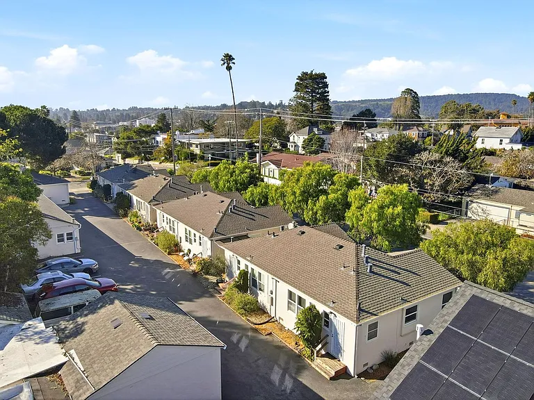 708 Broadway — Photo 18