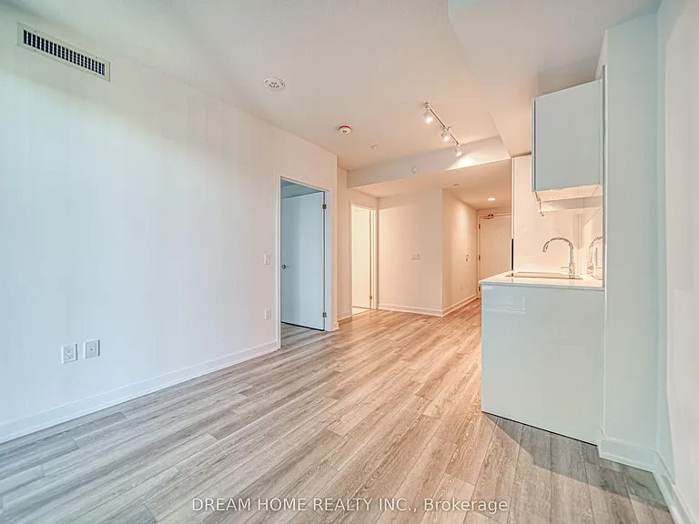 230 Simcoe St #1921 — Photo 11