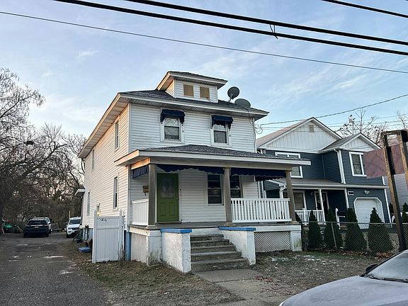 3rd image of 1604 Bangs Ave