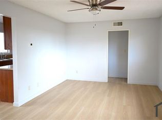 3217 W Cabot Dr APT 4, Anaheim, CA 92804