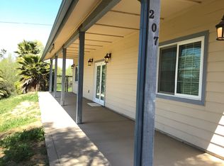 207 Magnolia Ave, Ramona, CA 92065