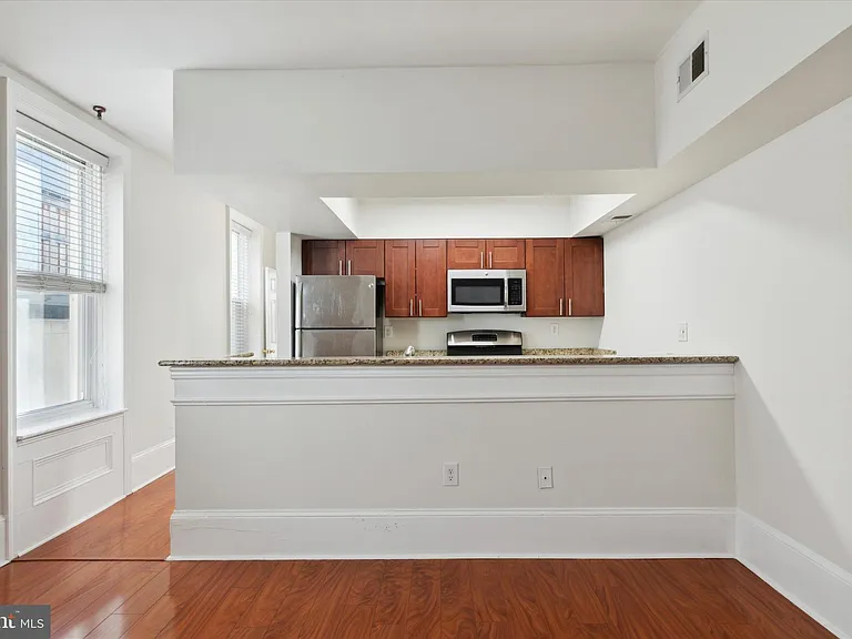 1604 Wallace St #102 — Photo 4