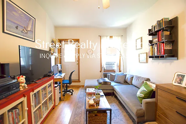 Rented by Street Realty Brokerage LLC | media 6