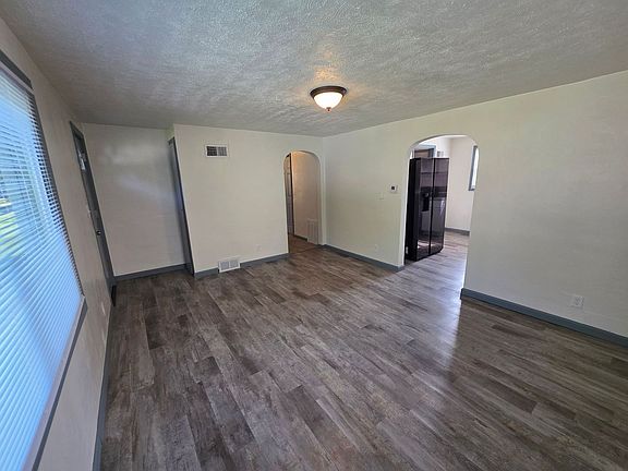 5th image of 753 Appleton Rd