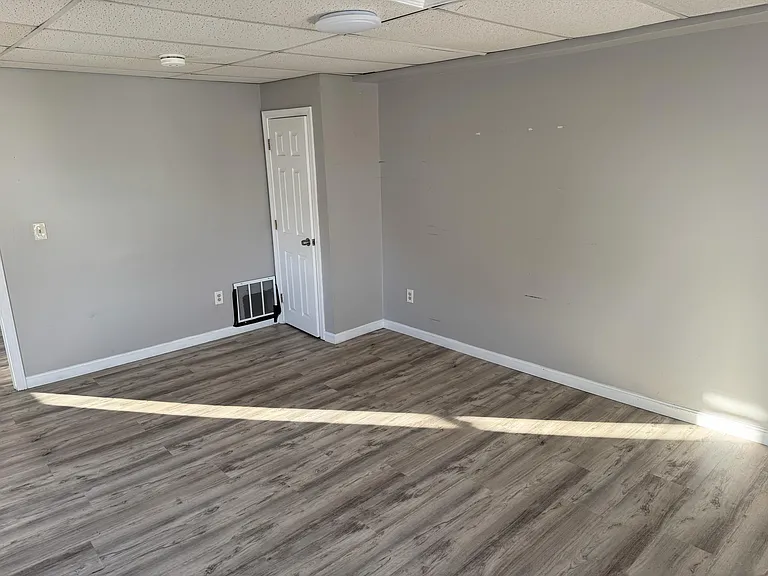 30-32 Margin St #2 — Photo 10