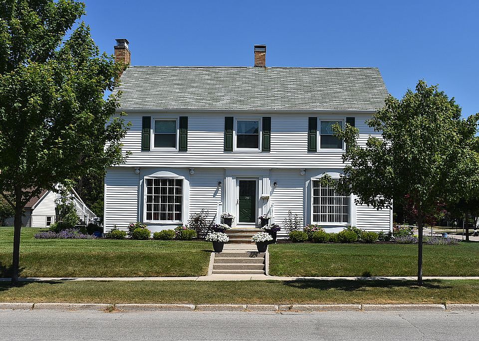 Two blocks from Lake Michiga