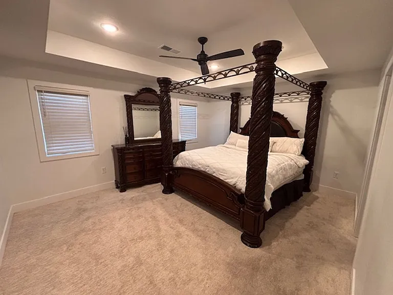 2608 Paige Ln — Photo 13