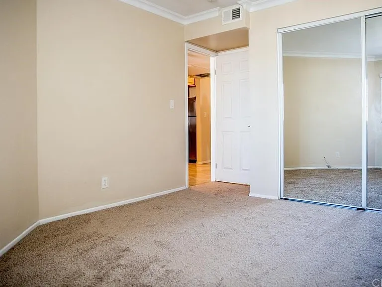 1605 E 2nd St #305 — Photo 10