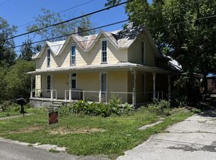 112 W Hackberry St, Centerville, TN 37033