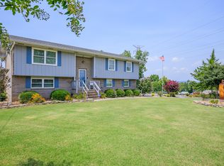 262 S Cedar Ln, Fort Oglethorpe, GA 30742