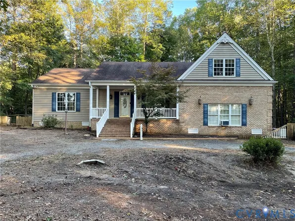 9715 Woods Cross Rd, Gloucester, VA 23061