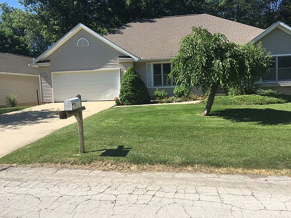 3rd image of 9465 Lightwood Ct