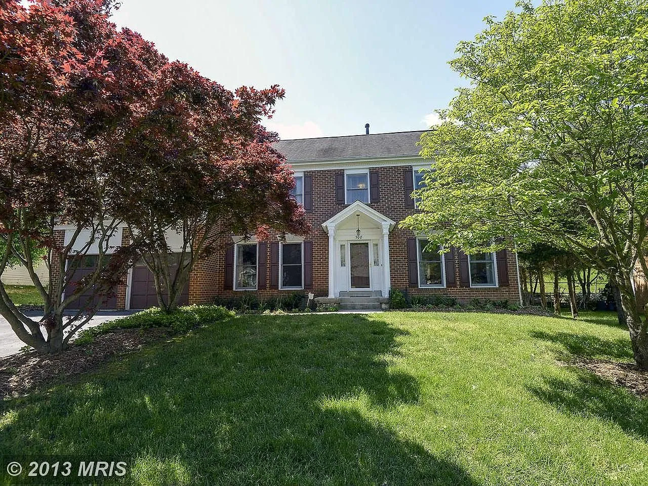 708 Brandon Green Dr photo 1