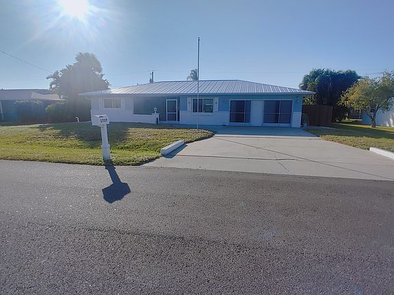 Charming Florida Home in Englewood
A bright and well-maintained single-story home with large driveway and coastal curb appeal.