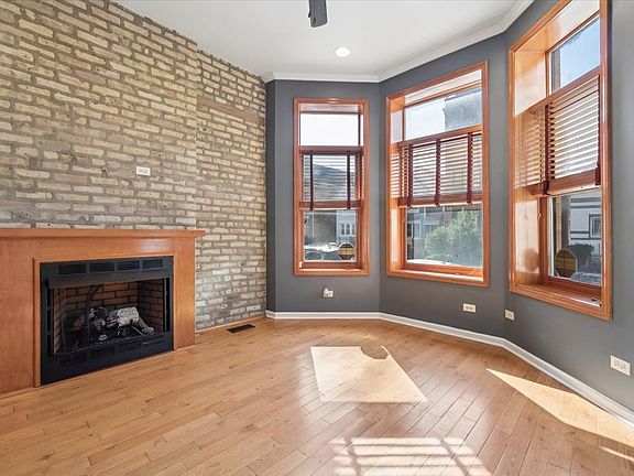 3rd image of 1129 N Mozart St #1