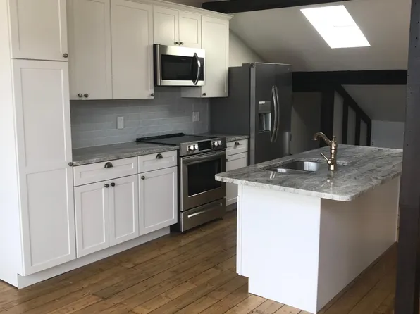 26 Elm St #R, Stonington, CT 06378