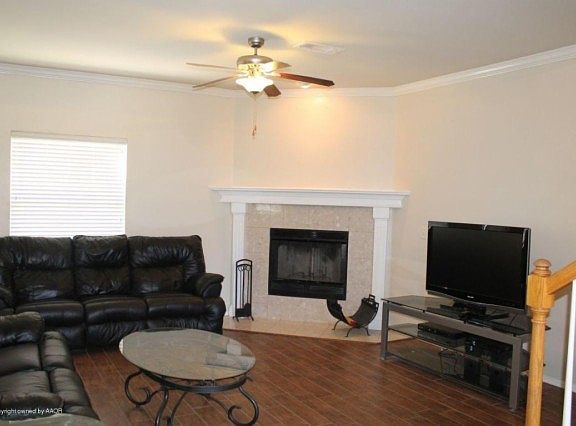 3rd image of 7007 Glenoak Ln