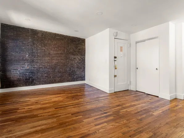 108 Perry Street image 3 of 8