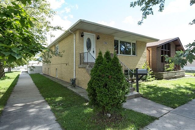 1st image of 3701 S 52nd Ct