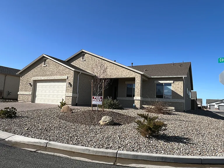 Corner Lot, 2.5 Car Garage, Covered Entry, Paver Driveway